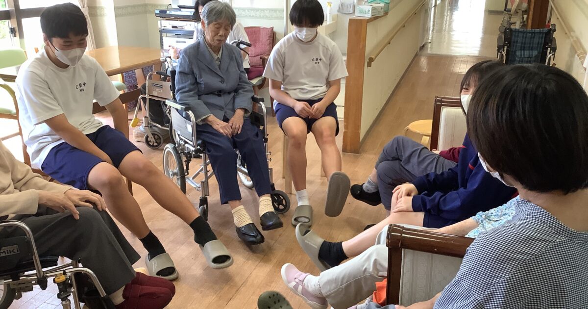 己斐中学校　職場体験～BOYS、BE　AMBITIOUS～