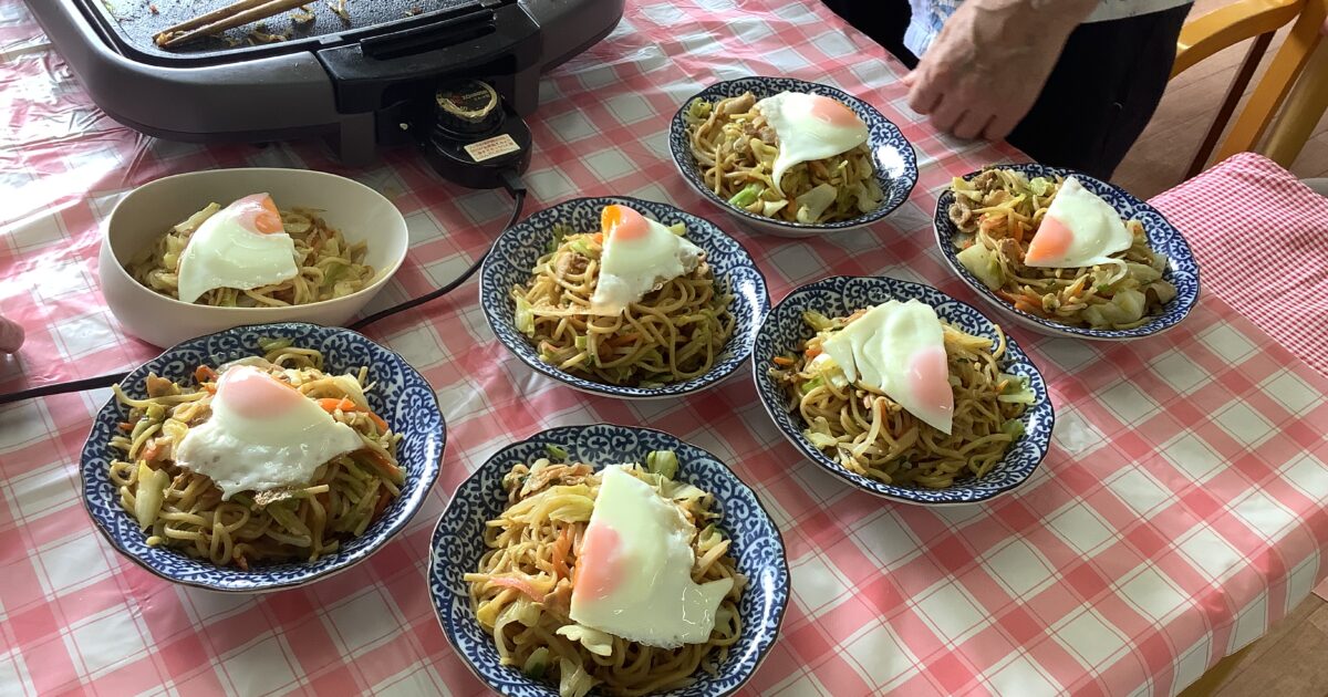 お昼に焼きそばを作りました！