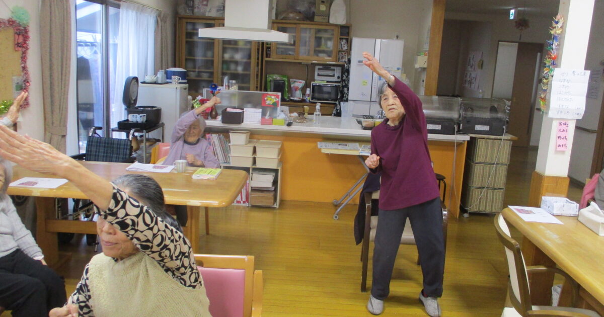 井口台　体操しています