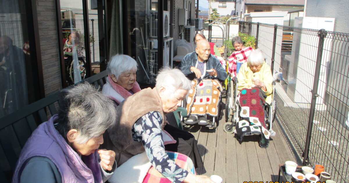 ウッドデッキで🌞