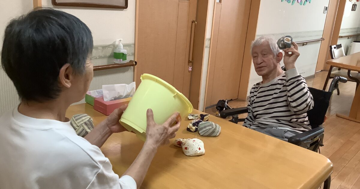 舟入　お手玉遊び
